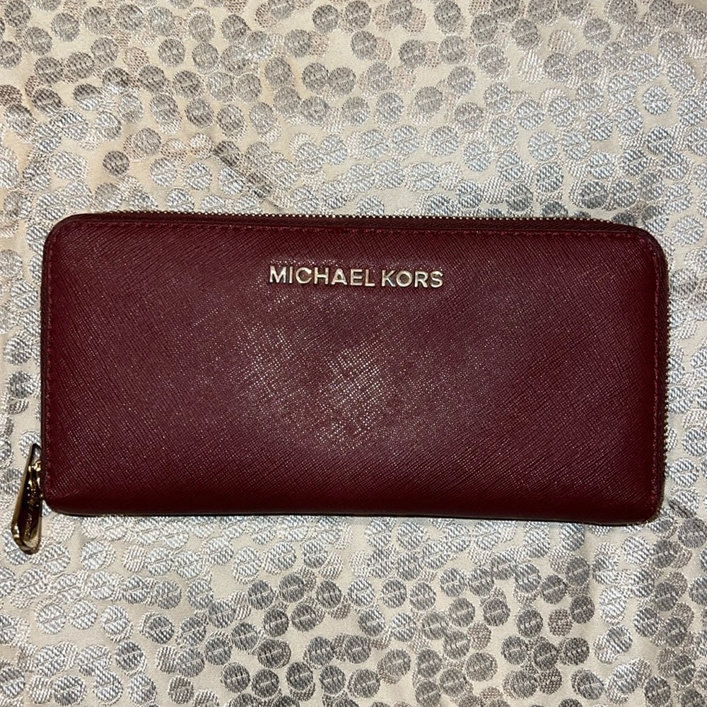 Michael Kors Burgundy Merlot Saffiano ZipAround JetSet Continental Wallet